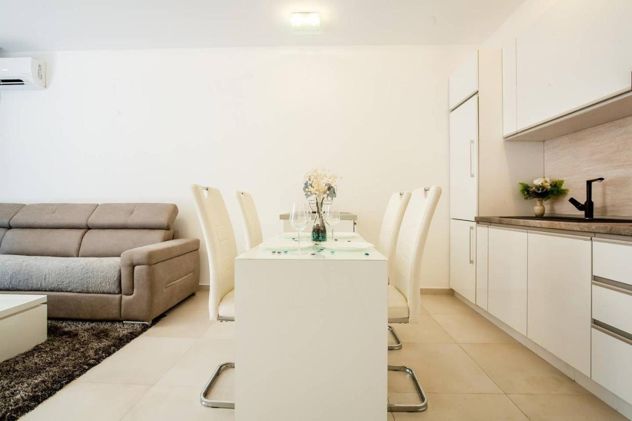 Lux Apartment Teodora 라파일로비치 외부 사진